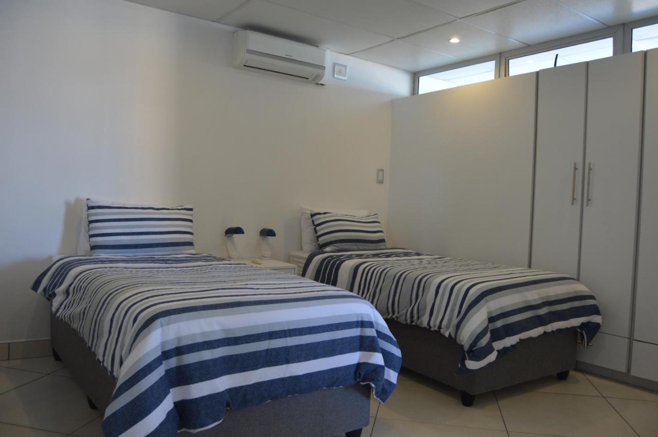 Accommodation Front - Classy 4 Sleeper With Ocean Views Ντούρμπαν Εξωτερικό φωτογραφία